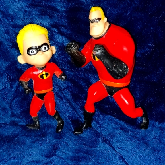 3 McDonald's Incredibles Figurines - Picture 3 of 5